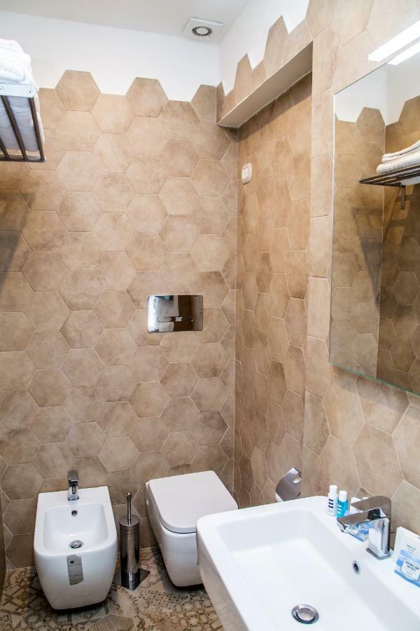 Domus Donnaregina Apartments نابولي المظهر الخارجي الصورة