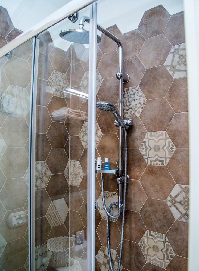 Domus Donnaregina Apartments نابولي المظهر الخارجي الصورة