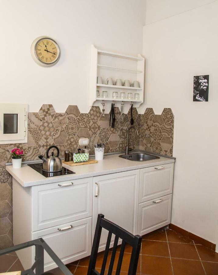 Domus Donnaregina Apartments نابولي المظهر الخارجي الصورة