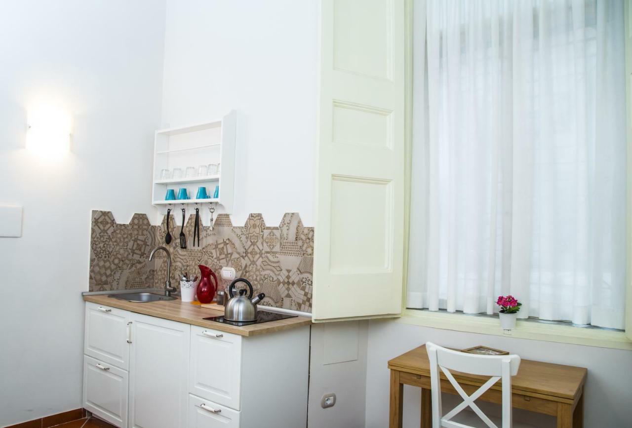 Domus Donnaregina Apartments نابولي المظهر الخارجي الصورة